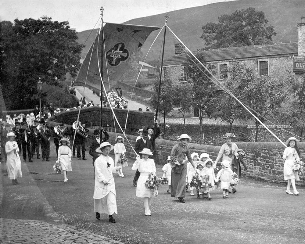 Parade in Sabden